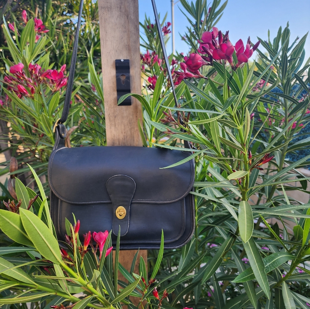 SOLD ♡♡♡ Vintage Coach Orginal Rambler Navy